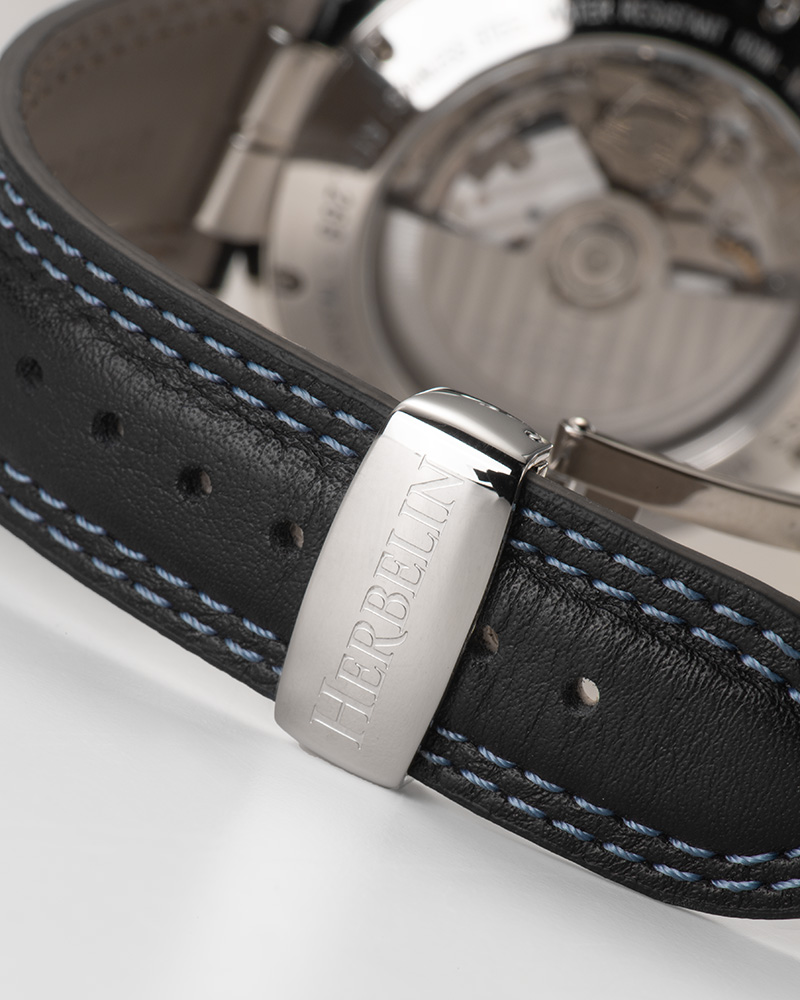 268A65_DT_buckle